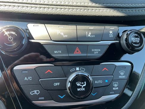 New 2027 Chrysler Pacifica Limited FWD image 42