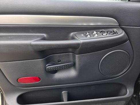 Used 2005 Dodge Ram 1500 Truck 2WD Quad Cab image 9