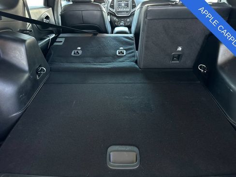 Used 2022 Jeep Cherokee Latitude AWD/4WD image 17