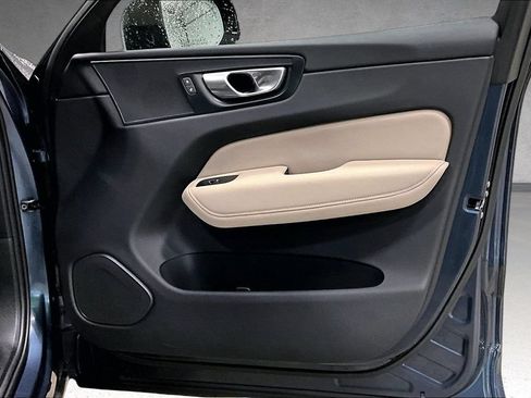 New 2026 Volvo XC60 B5 Plus w/ Protection Package Premier AWD/4WD image 28