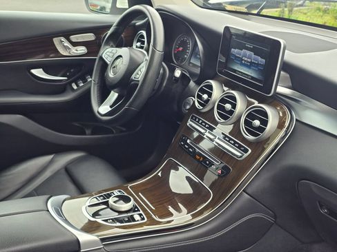 Used 2017 Mercedes-Benz GLC 300 4MATIC Coupe image 29