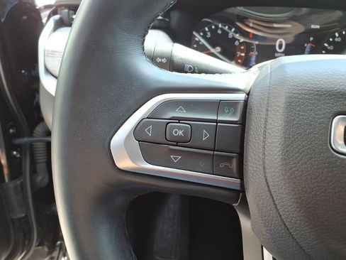 Used 2022 Jeep Compass Latitude w/ Sun and Sound Group AWD/4WD image 18