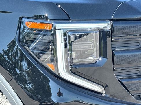 New 2026 GMC Sierra 1500 Elevation w/ Elevation Premium Package AWD/4WD image 19