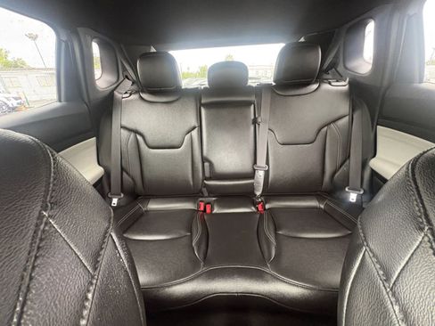 Used 2025 Jeep Compass Limited image 39