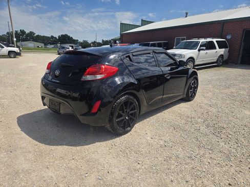 Used 2012 Hyundai Veloster w/ Style Pkg FWD image 3