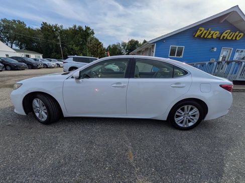 Used 2013 Lexus ES 350 w/ Premium Pkg FWD image 2