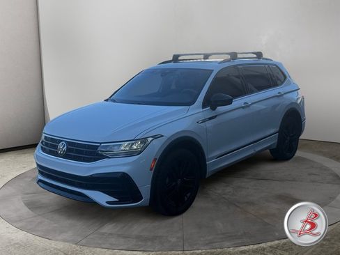 Used 2022 Volkswagen Tiguan SE R-Line AWD/4WD image 3