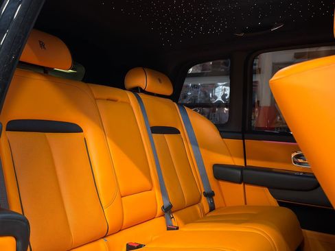 Used 2025 Rolls-Royce Cullinan AWD/4WD image 25