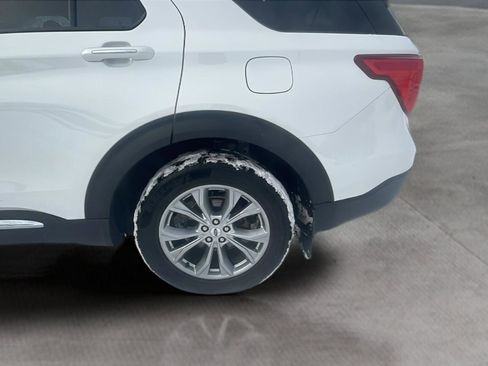 Certified 2023 Ford Explorer Limited w/ Limited Technology Package image 25
