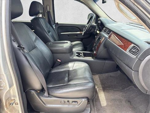 Used 2011 Chevrolet Tahoe LTZ RWD image 25