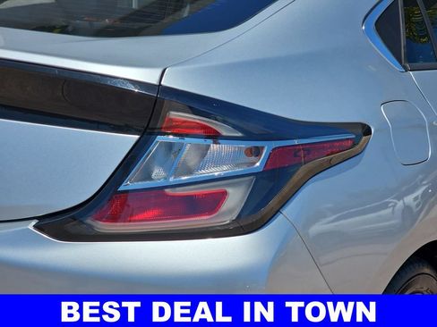 Used 2018 Chevrolet Volt Premier w/ Driver Confidence Package FWD image 39
