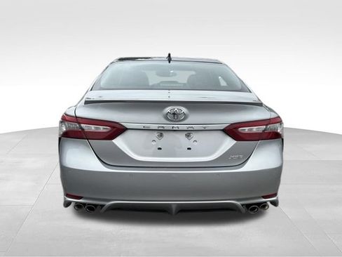 Used 2018 Toyota Camry XSE FWD image 15