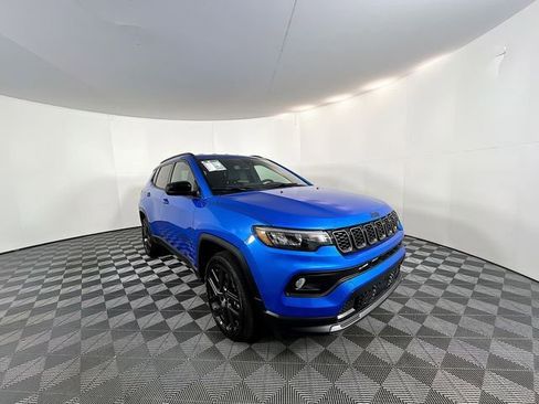 New 2026 Jeep Compass Latitude image 2