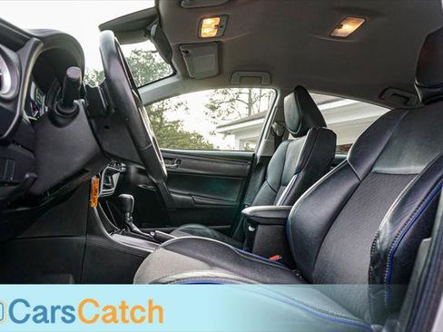 Used 2018 Toyota Corolla SE image 18