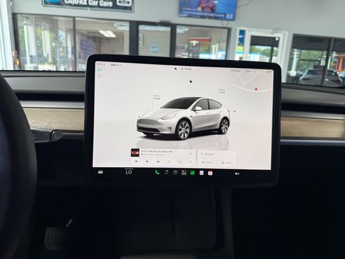 Used 2023 Tesla Model Y Long Range AWD/4WD image 14
