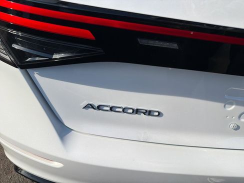 Used 2025 Honda Accord Sport image 9
