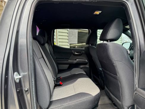 Used 2023 Toyota Tacoma TRD Off-Road image 14