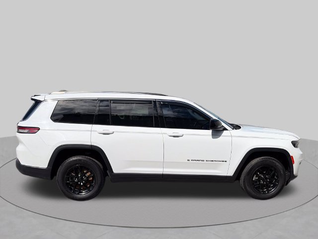 Used 2022 Jeep Grand Cherokee L Laredo w/ Luxury Tech Group I AWD/4WD image 8