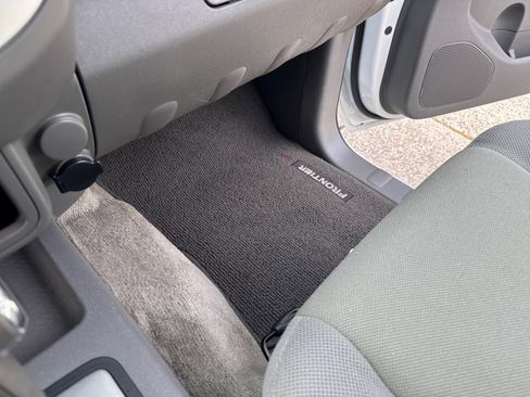 Used 2015 Nissan Frontier S image 11