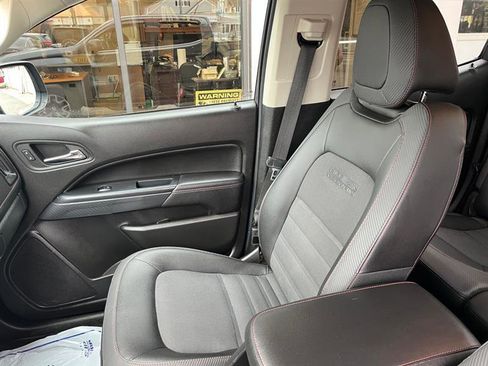 Used 2015 GMC Canyon SLE w/ All-Terrain Package AWD/4WD image 12