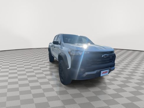 Used 2023 Chevrolet Colorado Trail Boss w/ Technology Package image 3