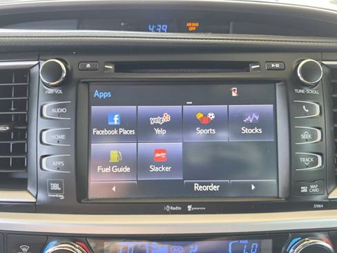 Used 2015 Toyota Highlander Limited AWD/4WD image 32