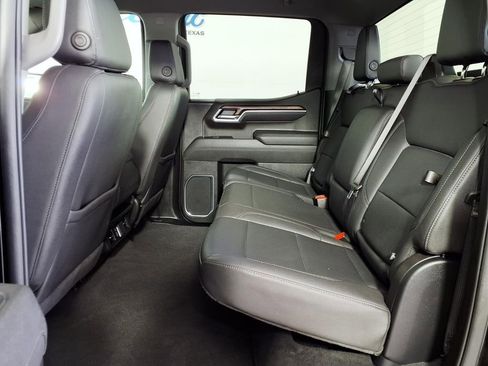 Used 2025 GMC Sierra 1500 SLT AWD/4WD image 9