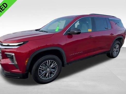 Used 2024 Chevrolet Traverse LT image 5