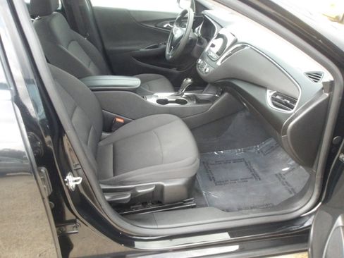 Used 2019 Chevrolet Malibu LT image 10
