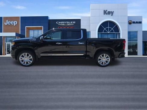 Used 2022 Chevrolet Silverado 1500 High Country w/ High Country Premium Package AWD/4WD image 13