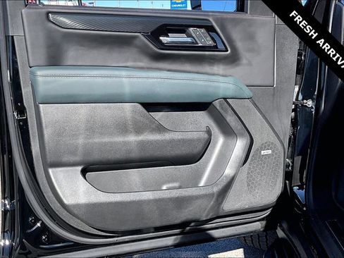 Used 2025 GMC Yukon AT4 w/ Premium Trailering Package image 19