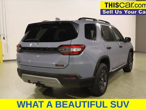 Used 2025 Honda Pilot TrailSport image 7