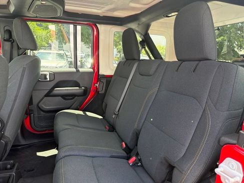 Used 2024 Jeep Wrangler Unlimited Sahara w/ Technology Group AWD/4WD image 26