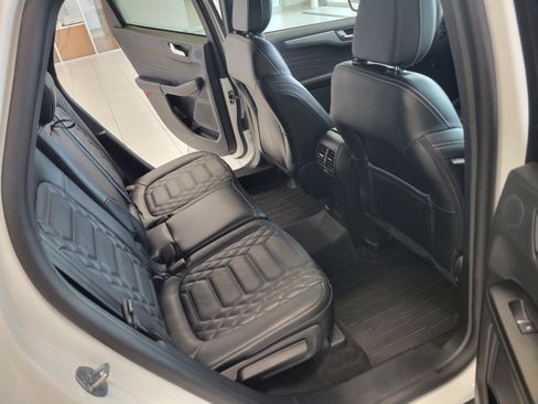 Used 2024 Ford Escape Platinum w/ Premium Technology Package AWD/4WD image 13
