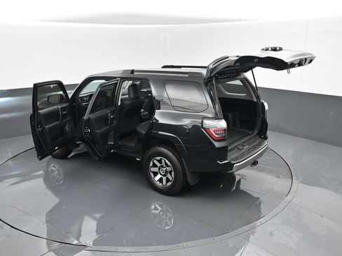 Used 2022 Toyota 4Runner TRD Off-Road Premium AWD/4WD image 29