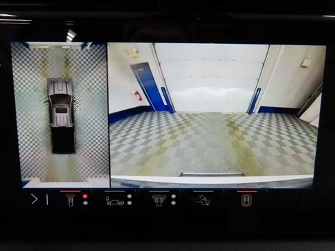 Used 2024 GMC Sierra 3500 Denali w/ Denali Reserve Package image 17