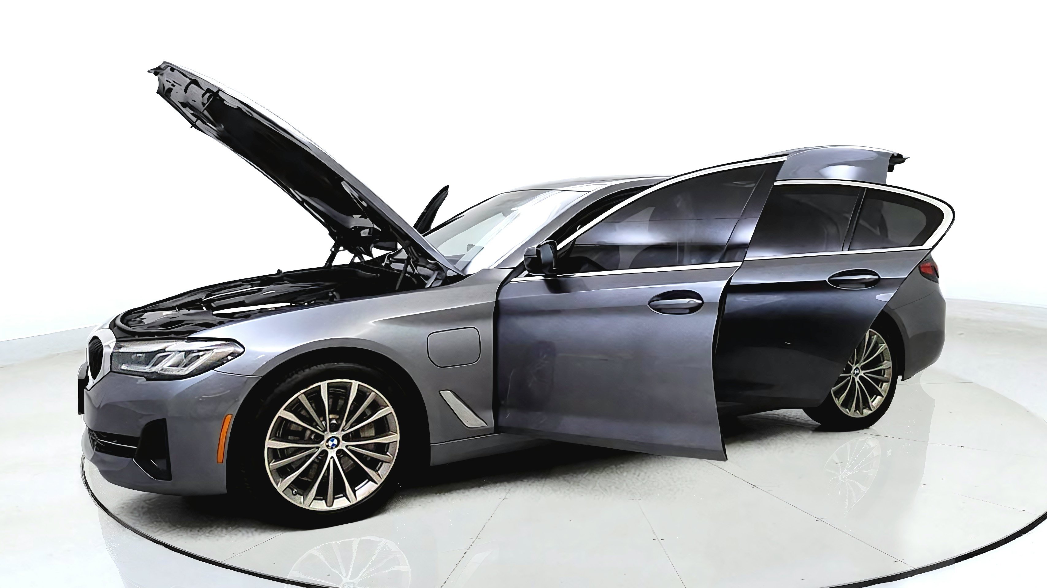 Used 2021 BMW 530e xDrive AWD/4WD image 11