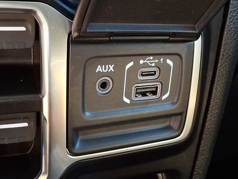 Certified 2022 Jeep Gladiator Overland w/ Popular Equipment Package AWD/4WD image 25