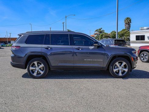 Used 2021 Jeep Grand Cherokee L Limited image 3