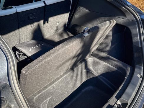 Used 2021 Tesla Model Y Long Range image 10