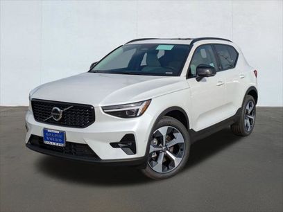 New 2026 Volvo XC40 B5 Plus w/ Protection Package Premier