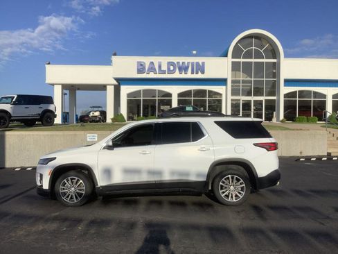 Used 2023 Chevrolet Traverse LT image 4