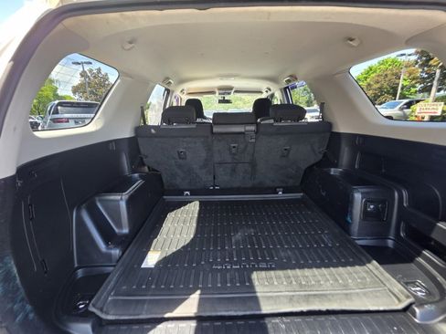 Used 2016 Toyota 4Runner SR5 AWD/4WD image 15