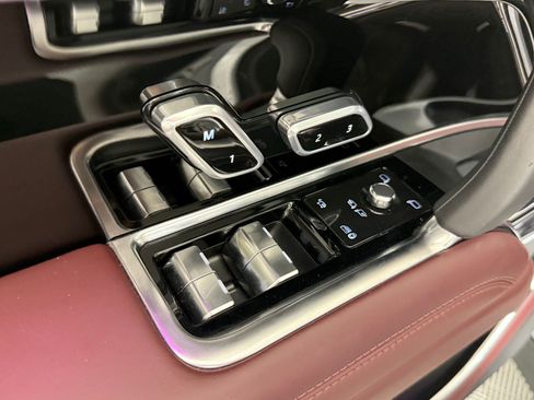 Certified 2025 Land Rover Range Rover SE AWD/4WD image 14