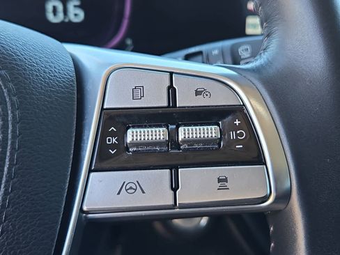 Certified 2024 Kia Telluride S w/ S Sunroof Package image 24