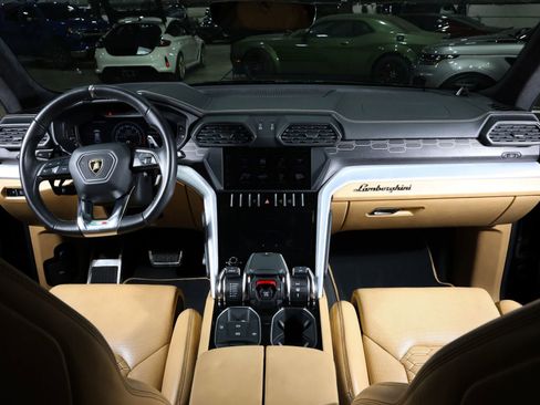 Used 2019 Lamborghini Urus image 4