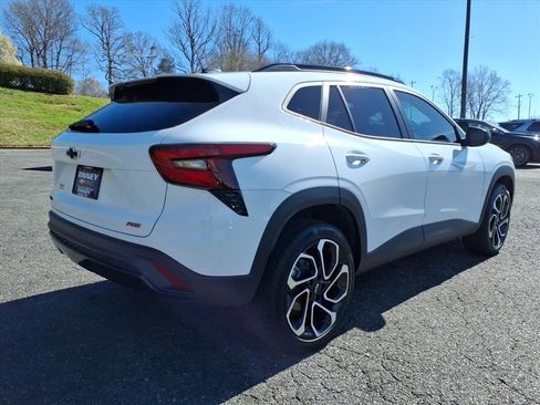 Used 2024 Chevrolet Trax RS w/ Driver Confidence Package image 3