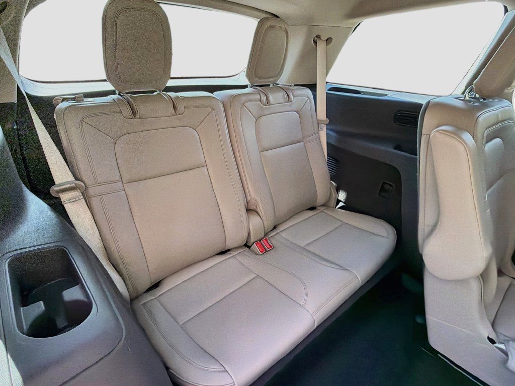 Used 2024 Lincoln Aviator Reserve w/ Elements Package Plus AWD/4WD image 32