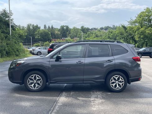 Used 2020 Subaru Forester Premium AWD/4WD image 2