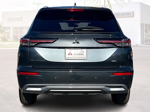 New 2025 Mitsubishi Outlander SEL image 4